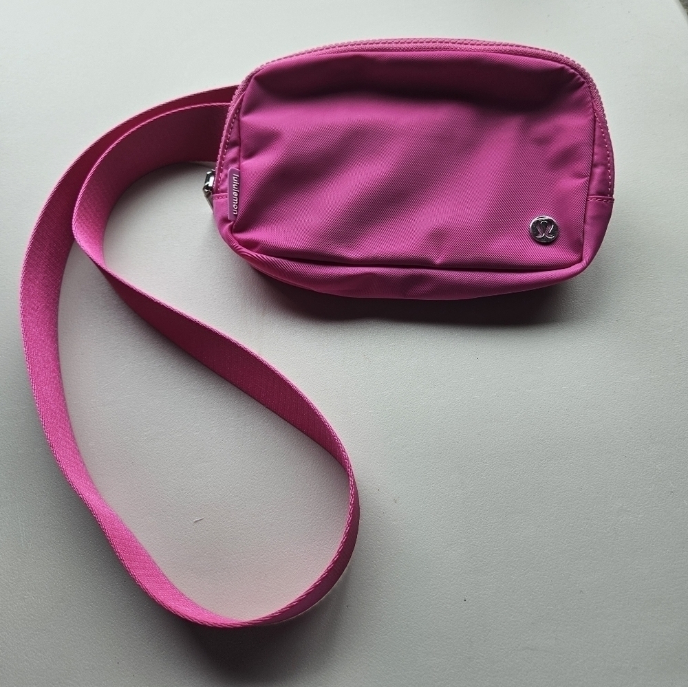 Lululemon Sonic Pink Everywhere Belt Bag